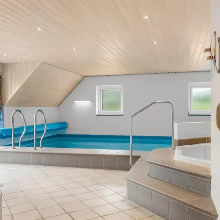 Tuula - 1km From The Sea By Interhome